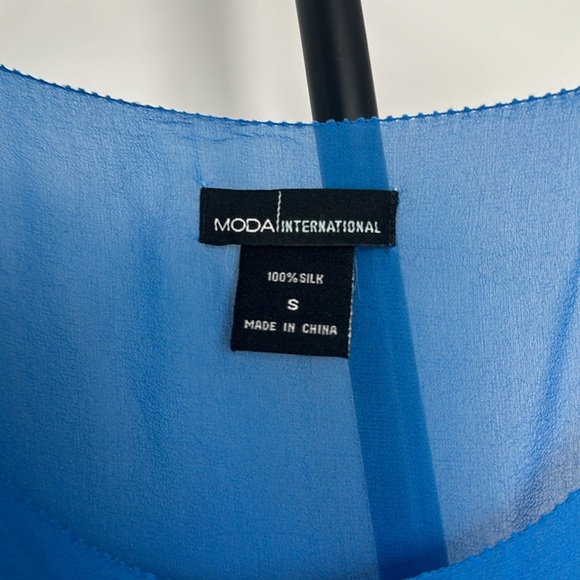 Beautiful top 100% silk, like new condition - Picture 2 of 3